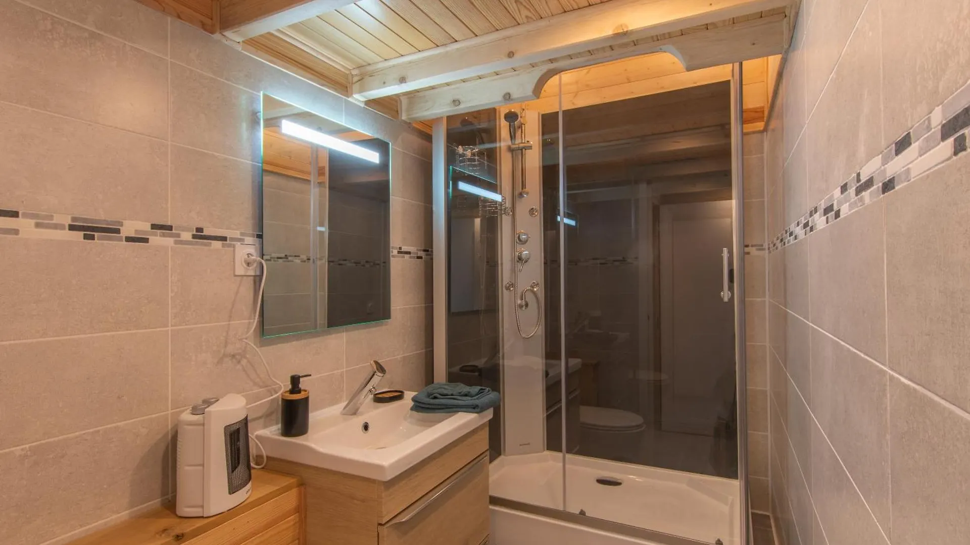 Apartment Type F1 To Sainte-Helene-sur-Isere